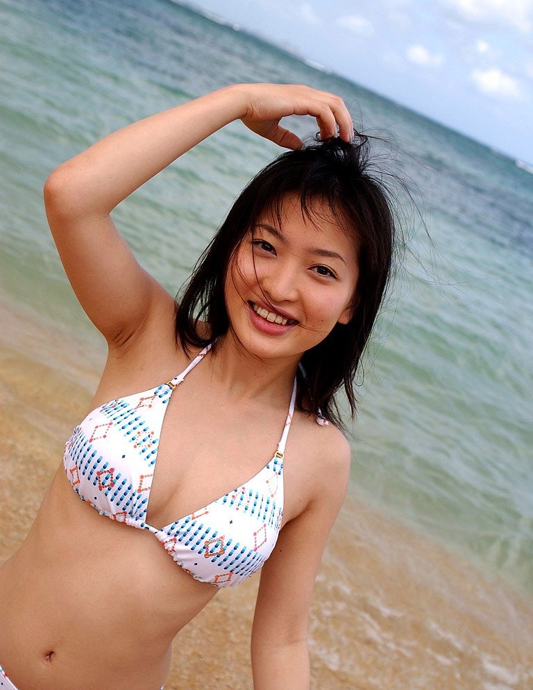 Hairy Japanese Beach - Sexy Japanese Girl Maiko Strips Swimsuit And Flashes Hairy Pussy -  SexyGirlCity: free porno pics