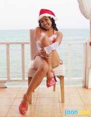 Joon Mali Shows Her Perfect Asian Tits As Holiday Present