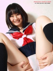 Japan schoolgirl in white panty stretches pussy