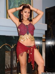Tempting Little Indian Whore Posing In Her Nice Outfit